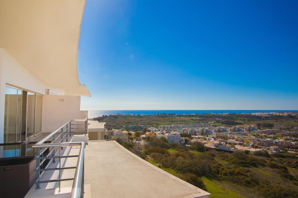 Sea View Penthouse In Albufeira Apartment Room photo